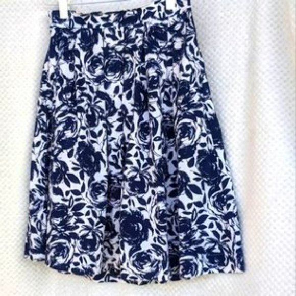 ON SALE TODAY HARP & DUBLIN  size 12/14 White & Navy blue Pleated Full Skirt - Picture 6 of 10